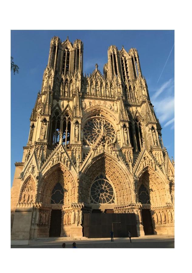 Suite Des Moulins - Neoma Reims Luaran gambar